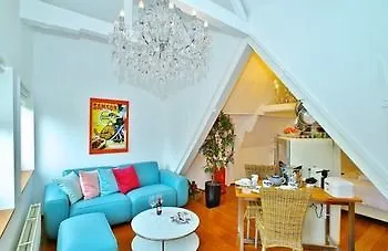Luxury V History Written Apartman *